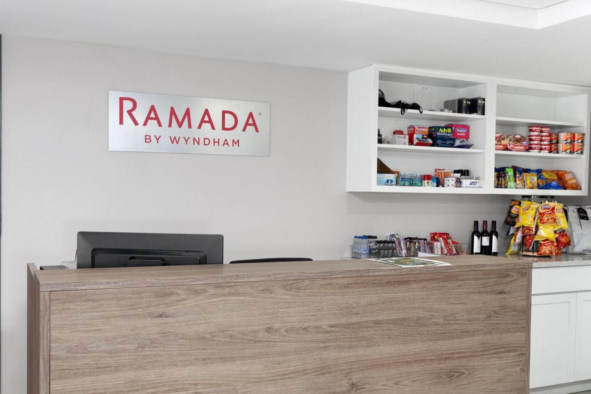 Ramada By Wyndham Milwaukee Hotell Eksteriør bilde