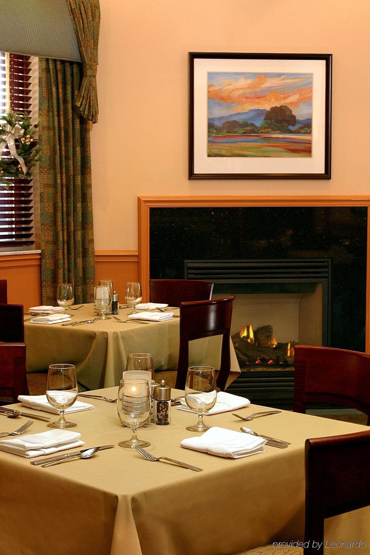 Ramada By Wyndham Milwaukee Hotell Restaurant bilde